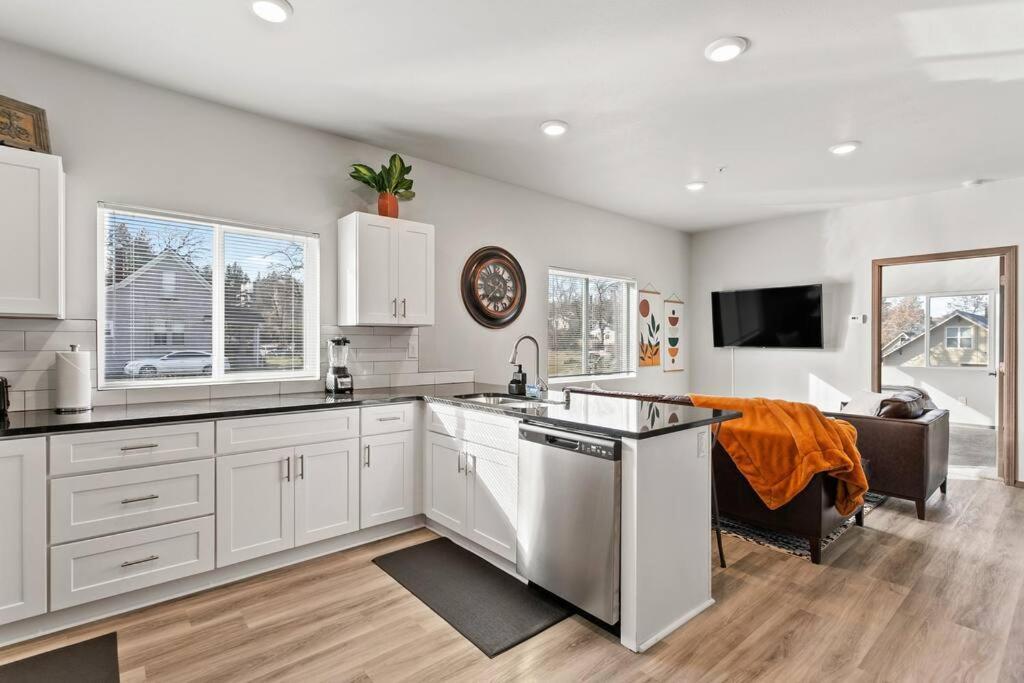 Apartament Brand New 2 Bed 2 Bath Near Perry District And Dt Spokane Zewnętrze zdjęcie